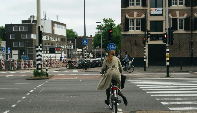 Que risque-t-on à percuter un cycliste qui grille un feu rouge ?