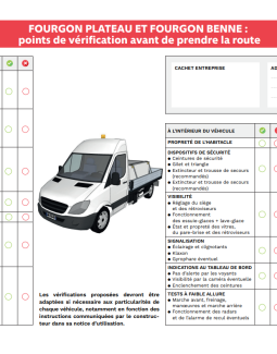 Je vérifie le fourgon plateau et/ou benne avant de prendre le volant