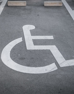 Les auto-écoles spécialisées dans la formation pour les personnes en situation de handicap moteur ou auditif